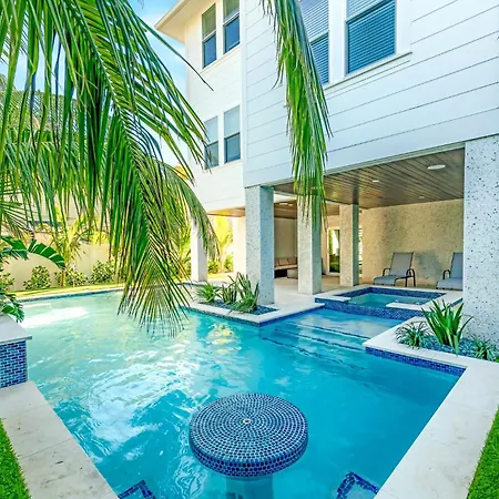 Villa Along For The Vibe